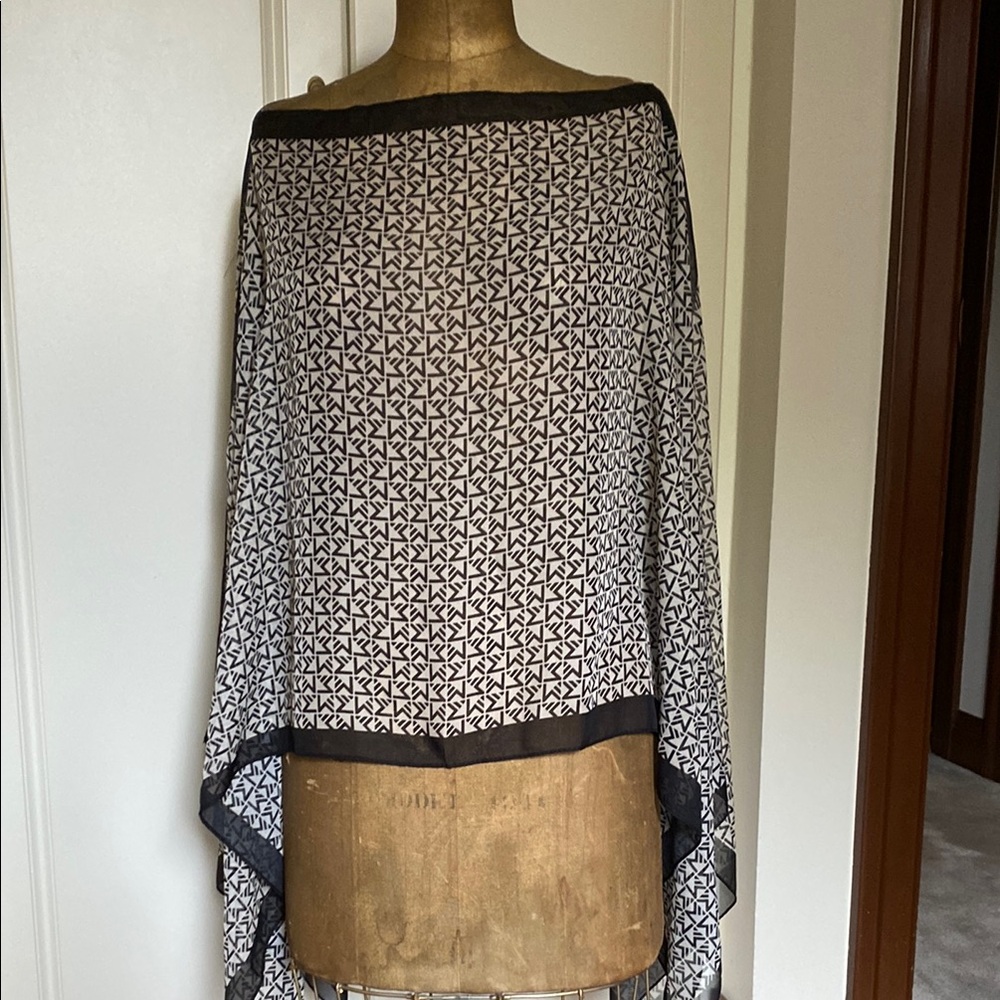 BNWT MOHITO  Black and White Patterned Top .